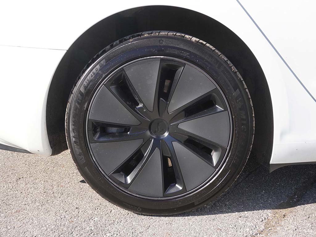 Used 2025 Tesla Model 3 Long Range RWD image 18