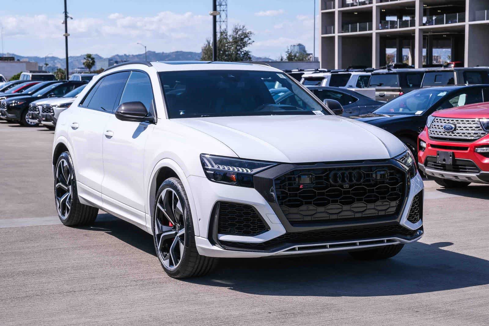 Used 2022 Audi RS Q8 w/ Carbon Optic Package AWD/4WD image 3