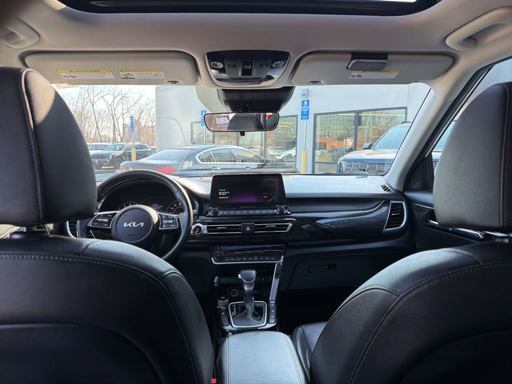 Certified 2023 Kia Seltos EX image 22