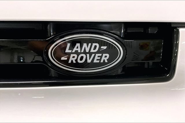 Certified 2026 Land Rover Defender 110 X-Dynamic SE AWD/4WD image 32