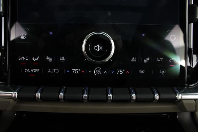 Used 2026 GMC Yukon Denali w/ Denali Reserve Package image 8