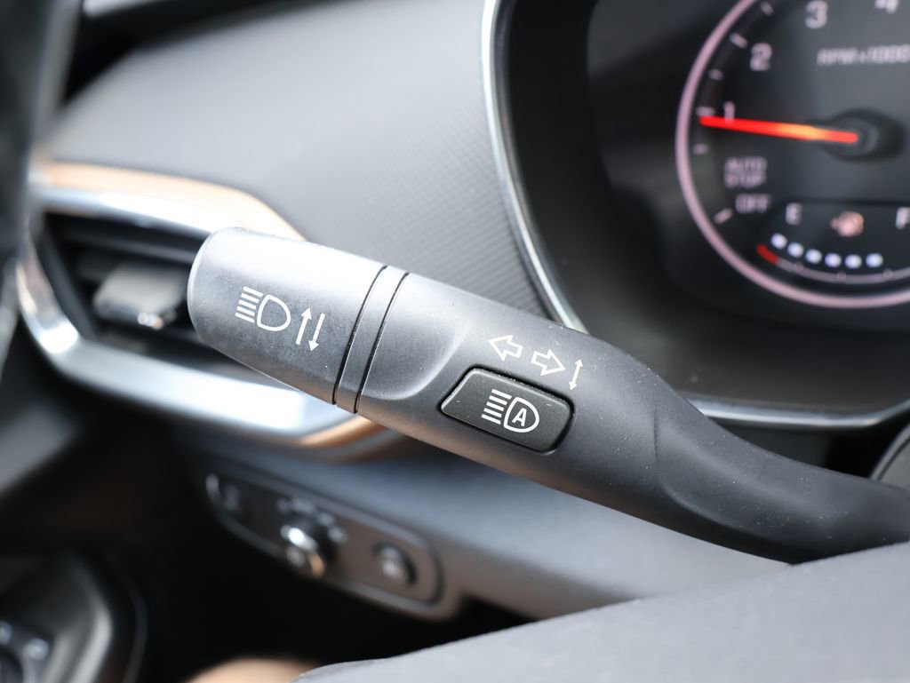 Used 2023 Chevrolet TrailBlazer ACTIV w/ Sun and Liftgate Package FWD image 15