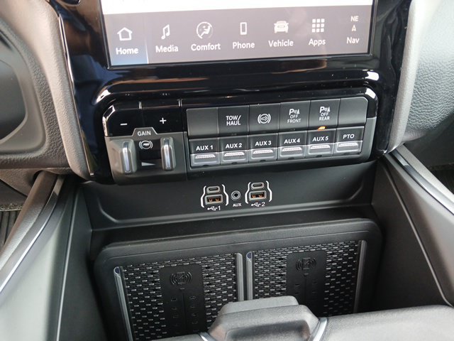New 2026 RAM 4500 4x4 Crew Cab DRW w/ Laramie Trim Package image 37