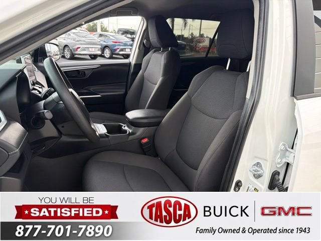 Used 2023 Toyota RAV4 LE FWD image 15