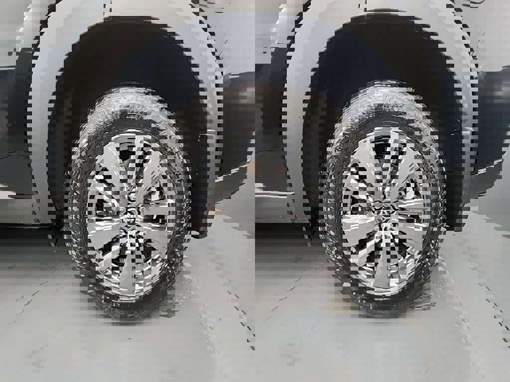 New 2025 Nissan Pathfinder S image 28