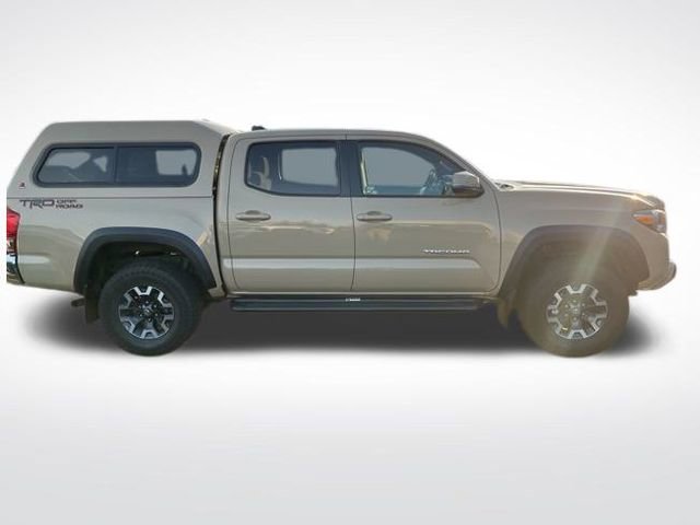 Used 2016 Toyota Tacoma TRD Off-Road image 7