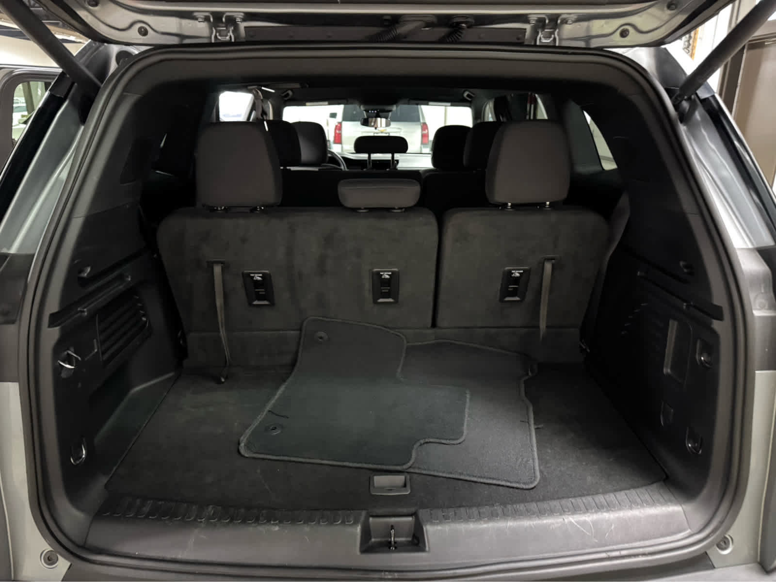 Certified 2025 GMC Acadia Elevation image 13