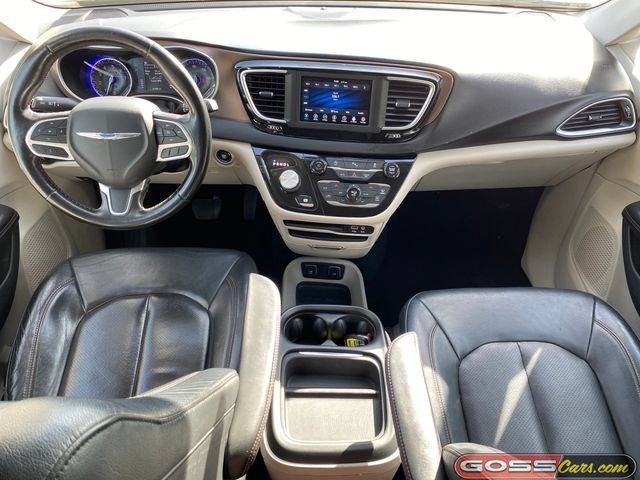 Used 2019 Chrysler Pacifica Touring-L FWD image 10