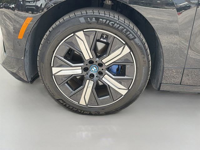 Used 2025 BMW iX xDrive50 AWD/4WD image 42