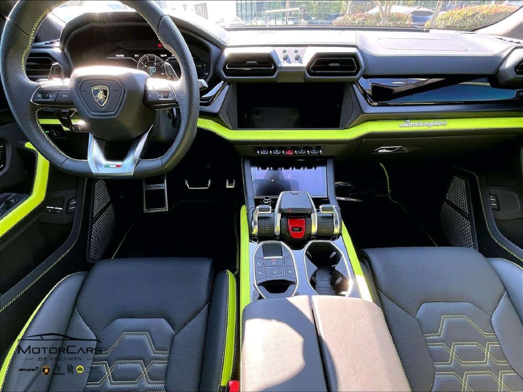 Used 2025 Lamborghini Urus Performante AWD/4WD image 14