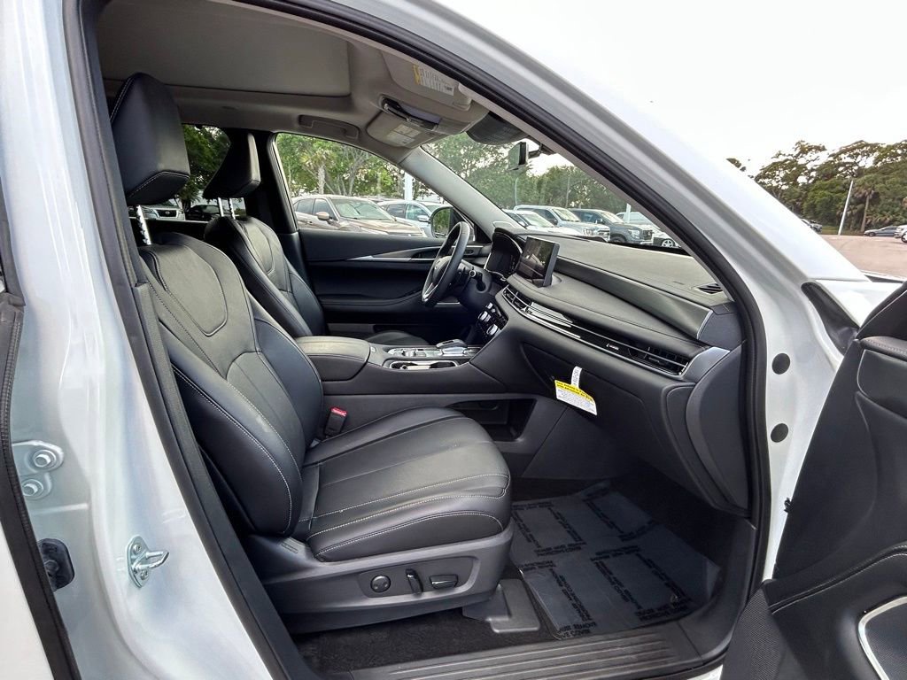 Used 2025 INFINITI QX60 Luxe image 47