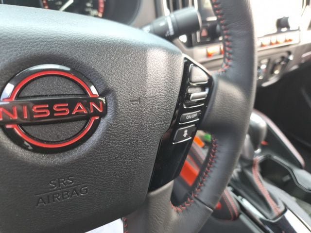 Used 2025 Nissan Frontier PRO-4X AWD/4WD image 19