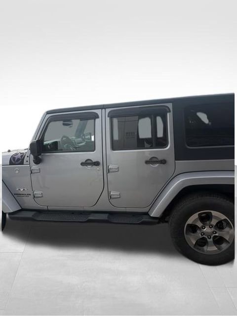 Used 2016 Jeep Wrangler Unlimited Sahara image 11