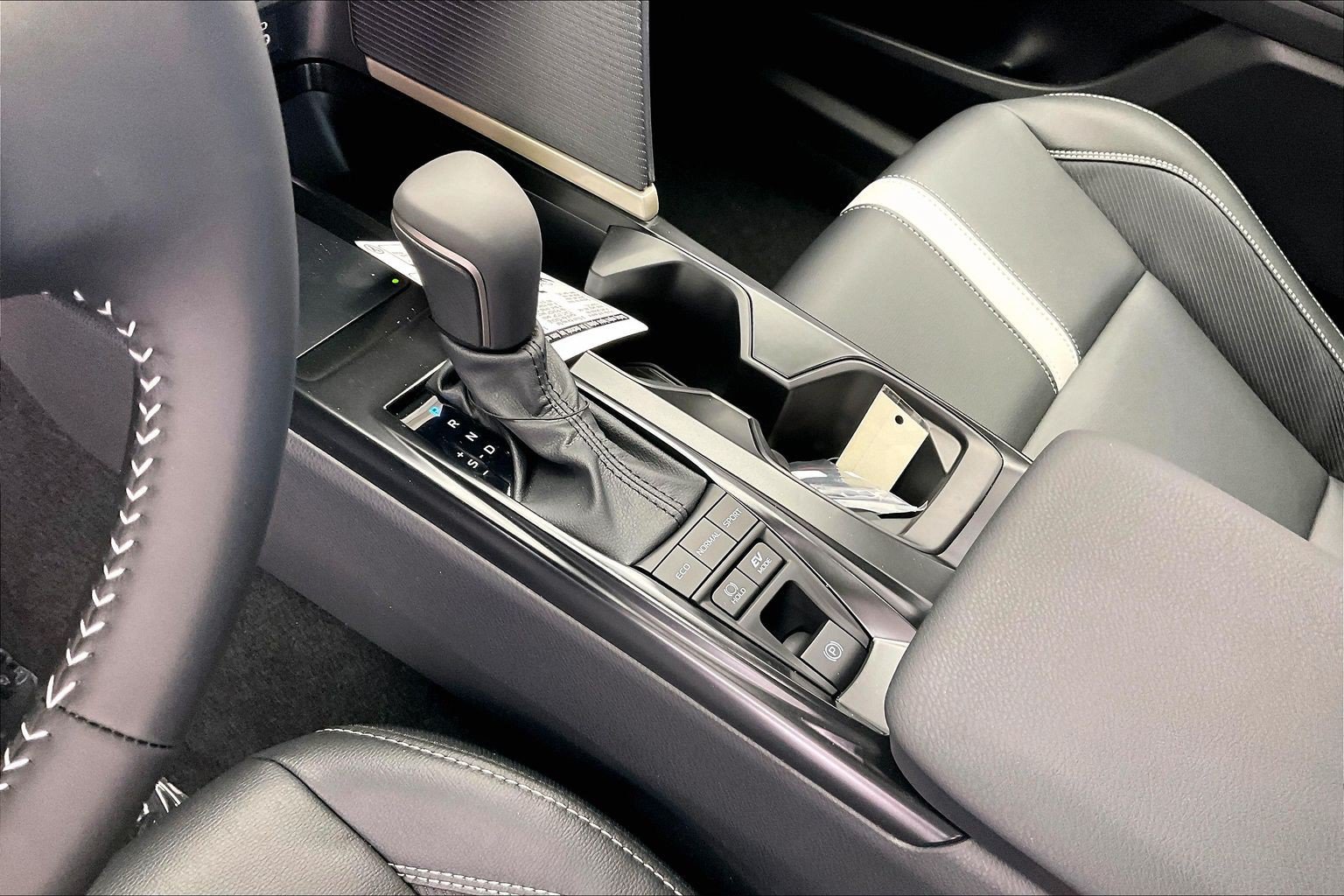 New 2026 Toyota Camry SE w/ Convenience Package FWD image 8