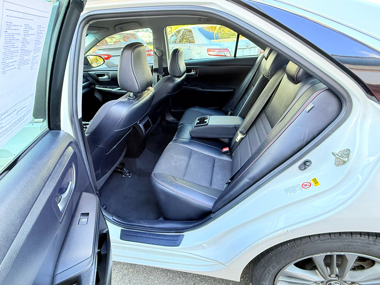 Used 2017 Toyota Camry SE image 22