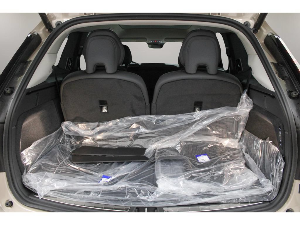 New 2026 Volvo EX90 Ultra AWD/4WD image 31