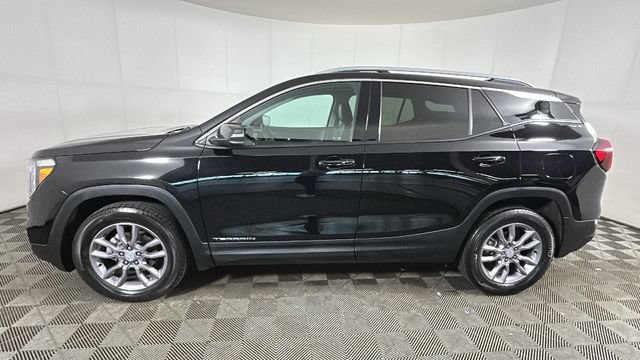 Used 2023 GMC Terrain SLT w/ Infotainment Package II AWD/4WD image 5