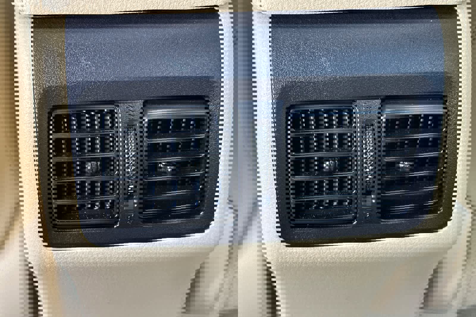 Used 2017 Toyota Camry XLE image 14