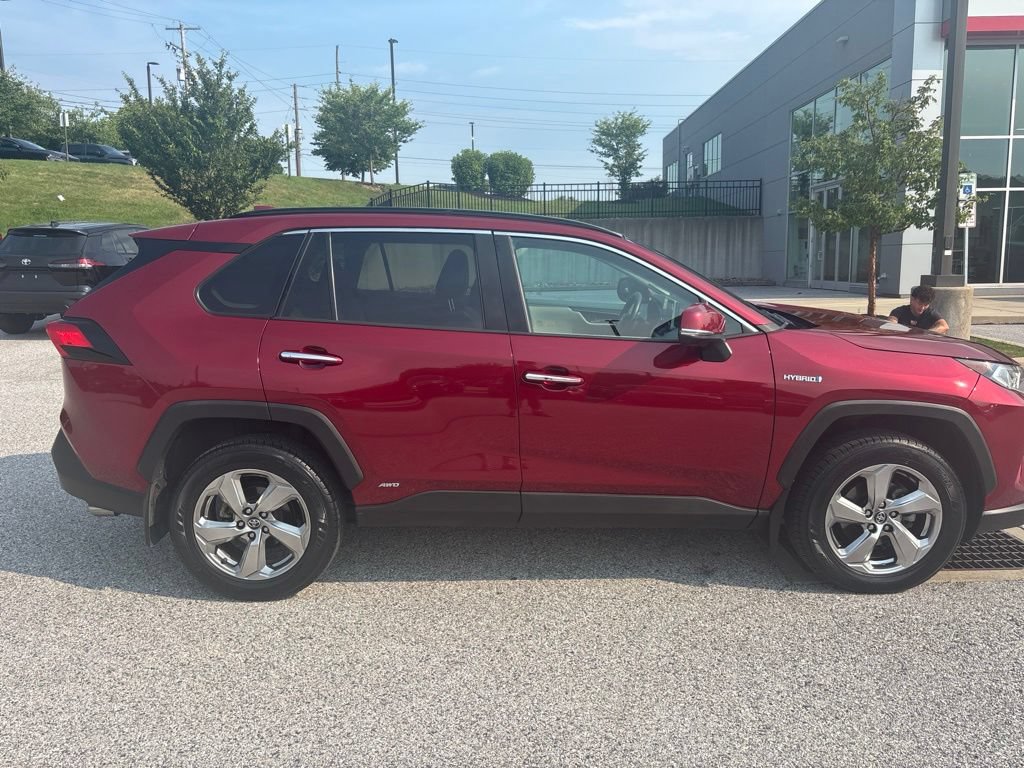Used 2020 Toyota RAV4 Limited AWD/4WD image 2