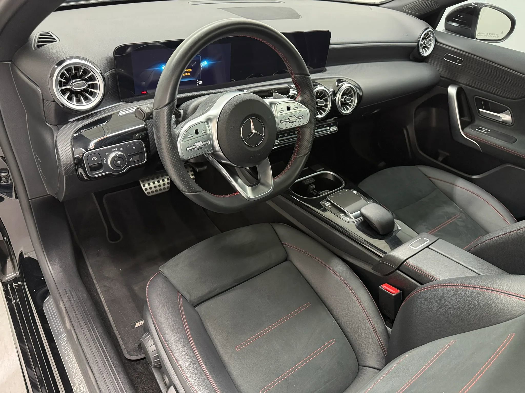 Used 2022 Mercedes-Benz A 220 4MATIC image 9