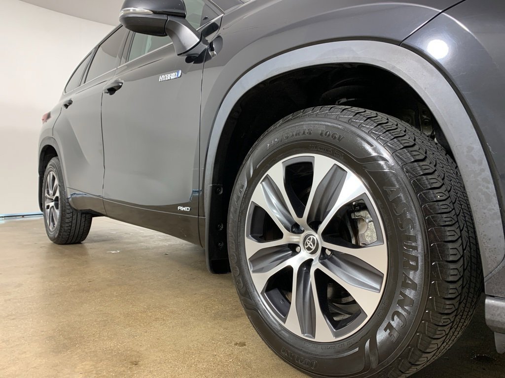 Used 2021 Toyota Highlander XLE image 36