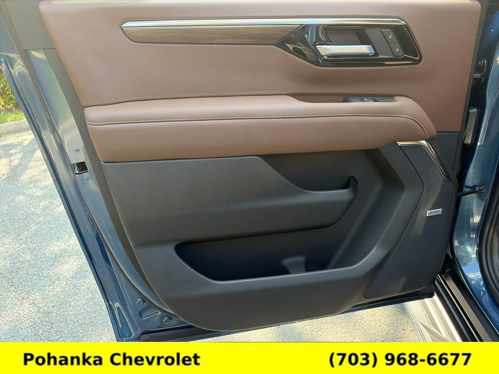 New 2026 Chevrolet Suburban High Country w/ Sun And Tow Package AWD/4WD image 26