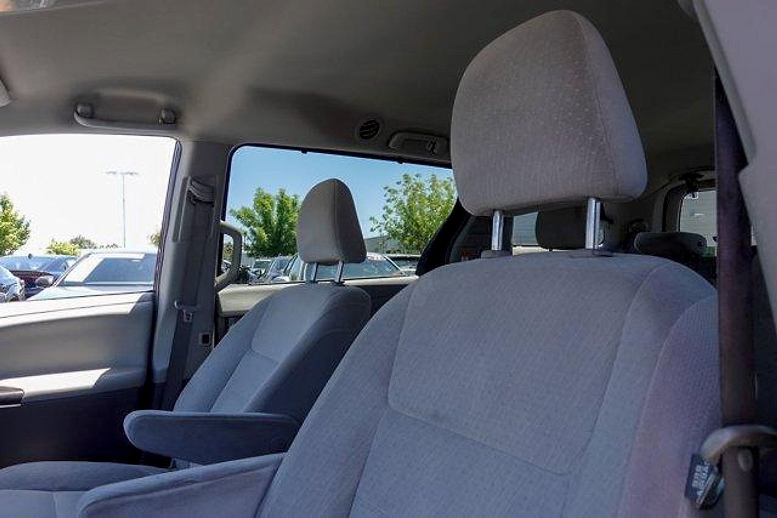 Used 2015 Toyota Sienna LE FWD image 12