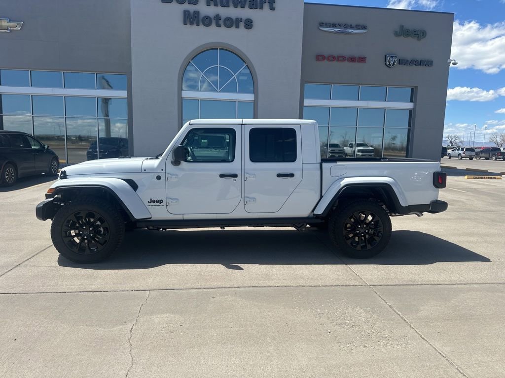 New 2025 Jeep Gladiator Sport image 2