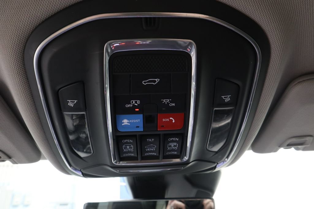 Used 2023 Jeep Grand Cherokee L Limited w/ Luxury Tech Group II image 35