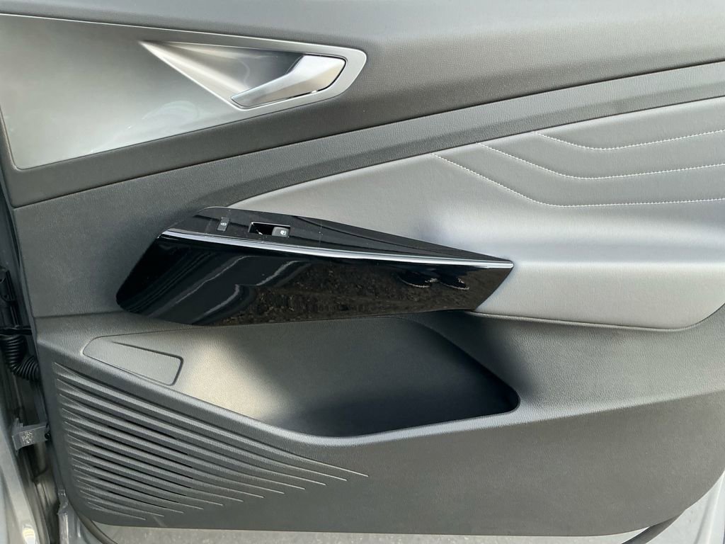New 2026 Volkswagen ID.4 Pro S Plus AWD/4WD image 16