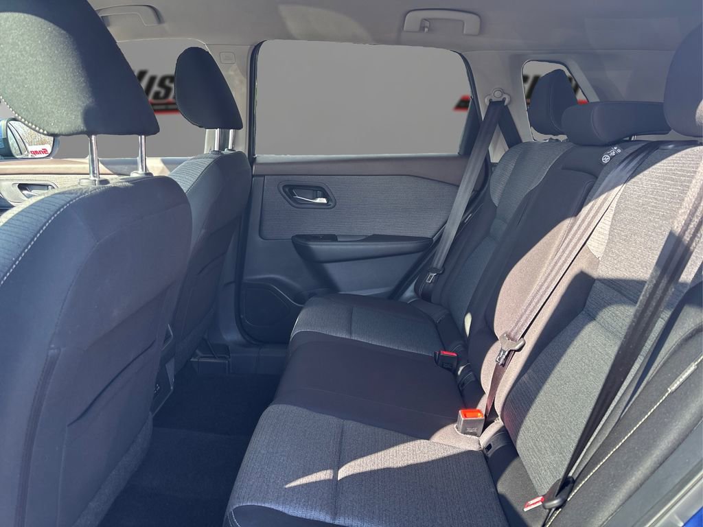 Used 2022 Nissan Rogue SV image 10