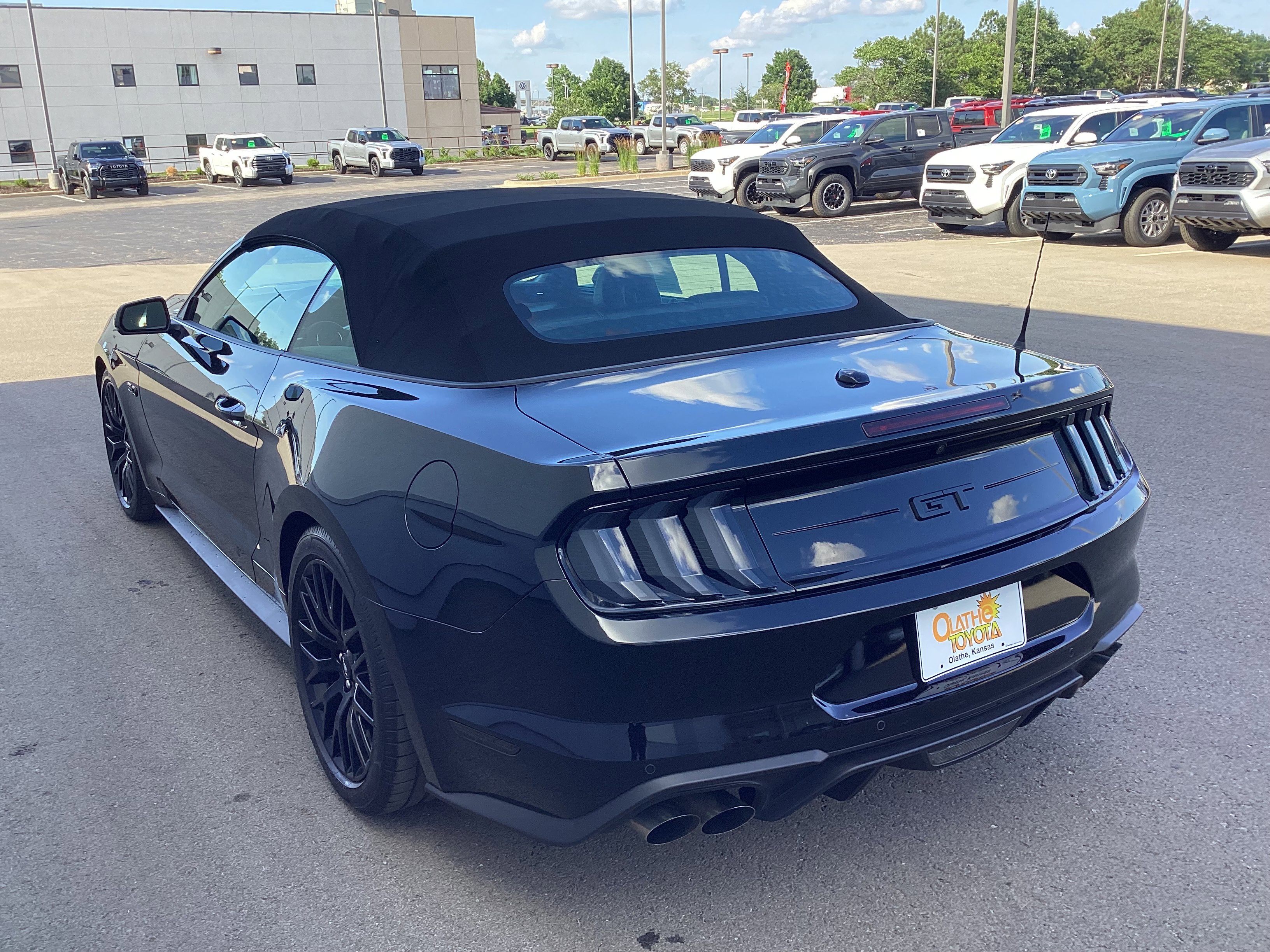 Used 2019 Ford Mustang GT Premium w/ GT Performance Package RWD image 26