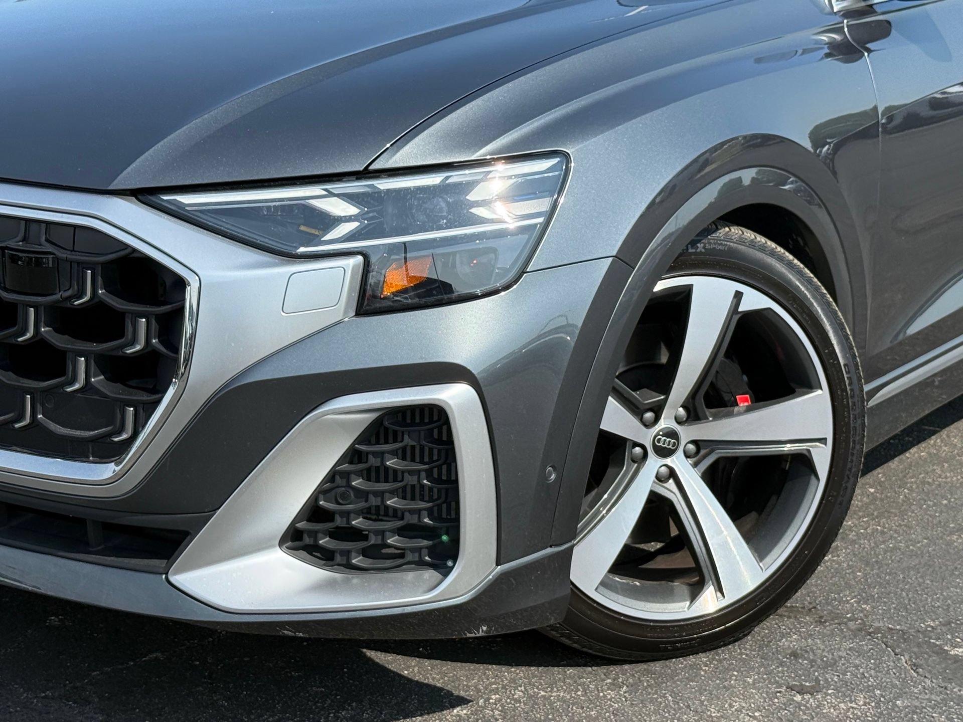 Used 2024 Audi SQ8 Prestige AWD/4WD image 5