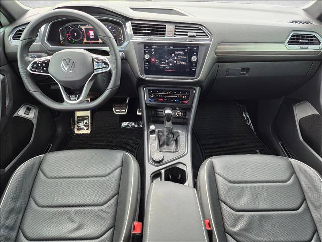 Used 2023 Volkswagen Tiguan SEL R-Line AWD/4WD image 16