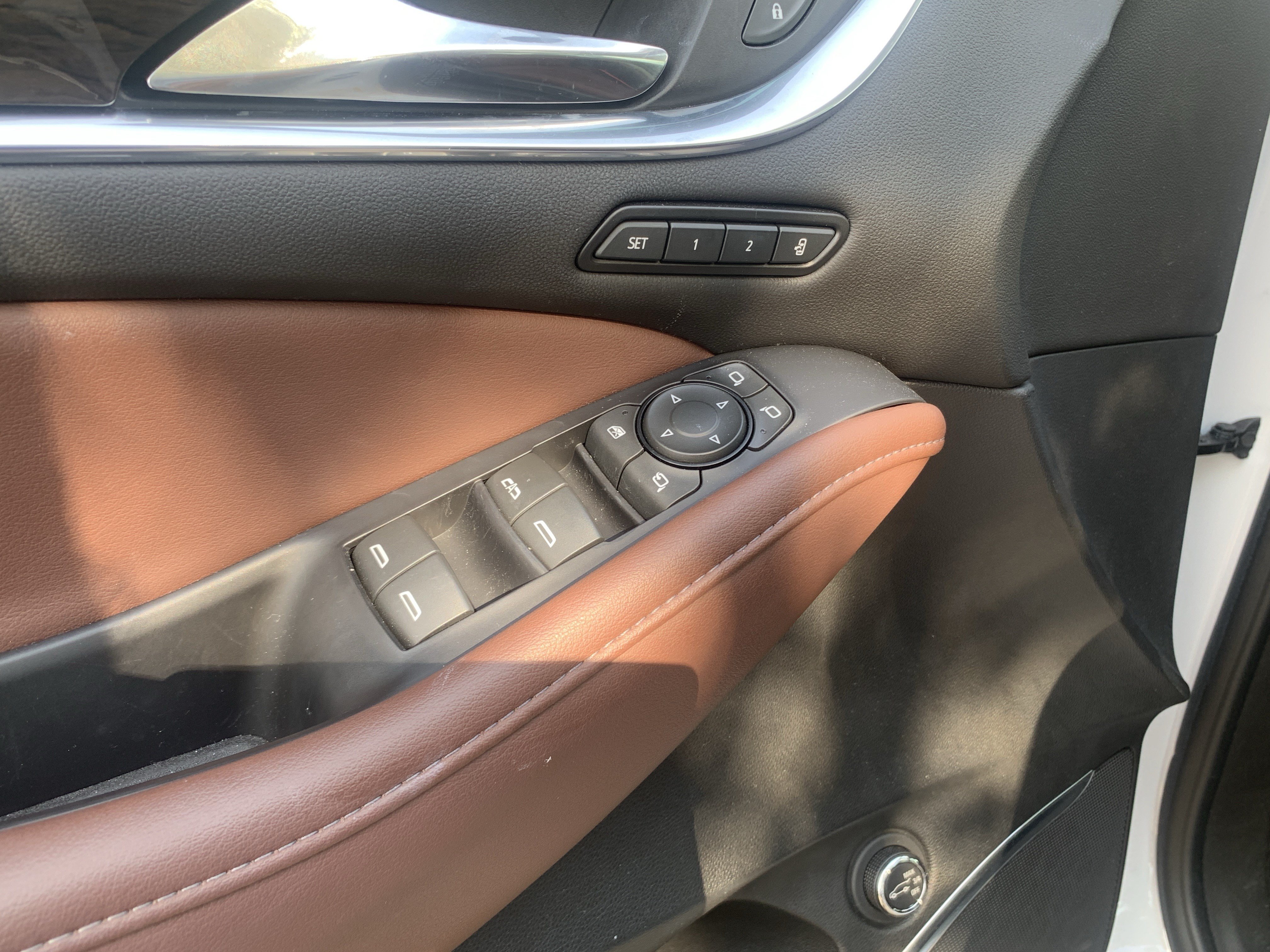 Used 2021 Buick Enclave Avenir w/ Avenir Technology Package FWD image 29