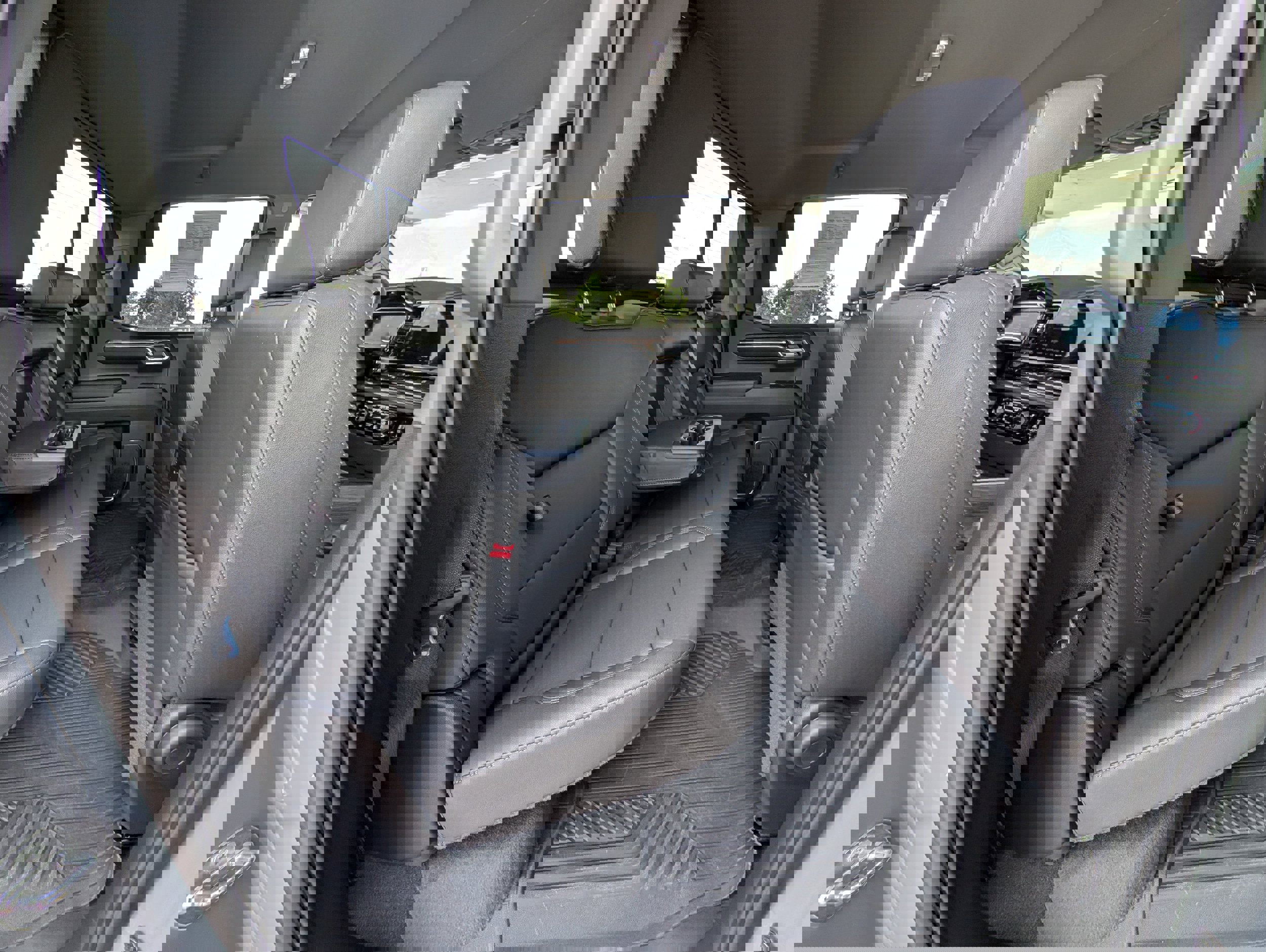 Used 2024 Chevrolet Silverado 1500 LT Trail Boss w/ Convenience Package II image 24