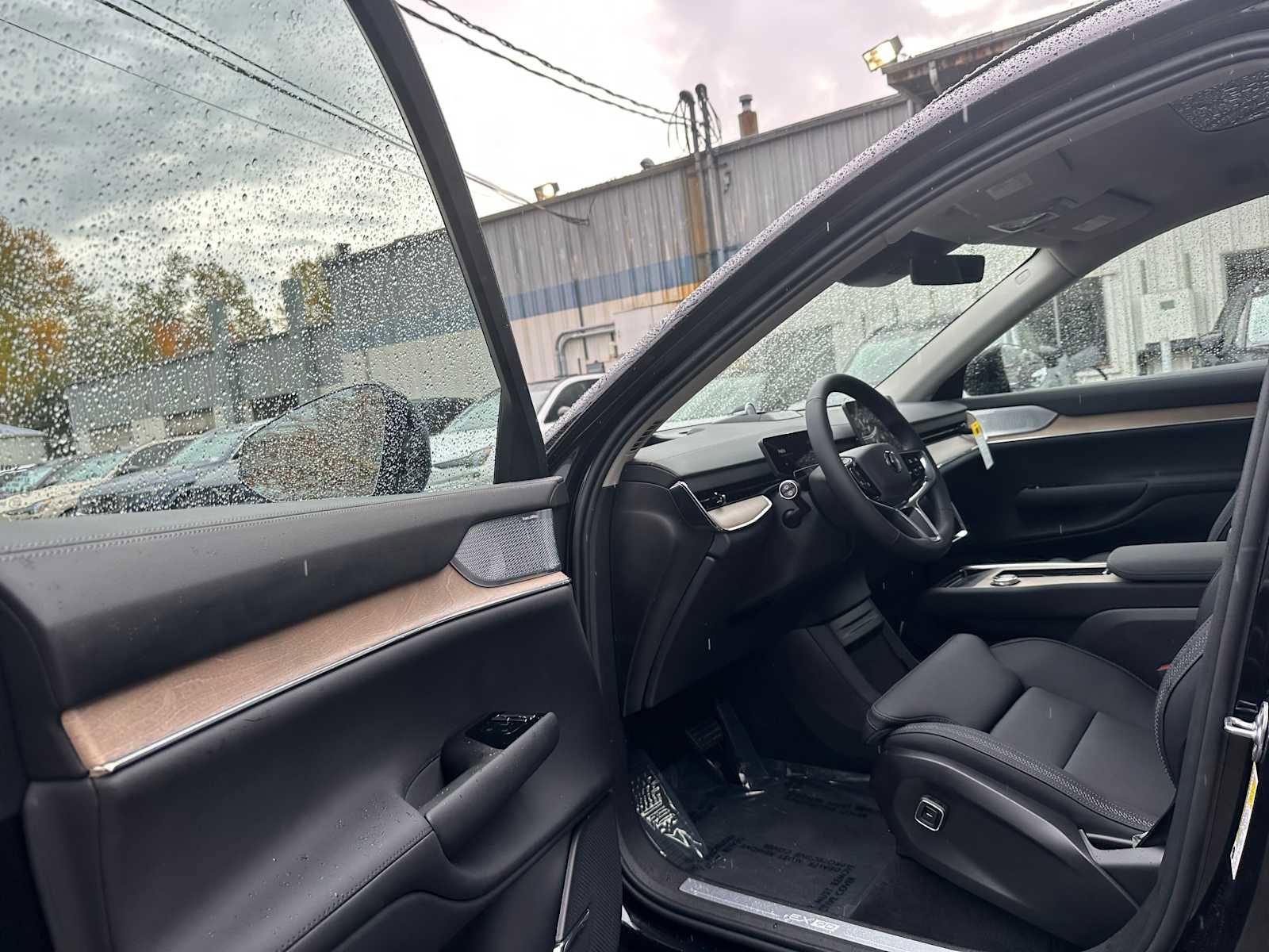 New 2025 Volvo EX90 Ultra w/ Protection Package Premier image 21