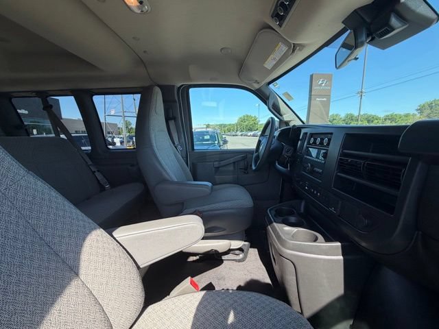 Used 2025 Chevrolet Express 3500 LT w/ LT Preferred Equipment Group RWD image 15