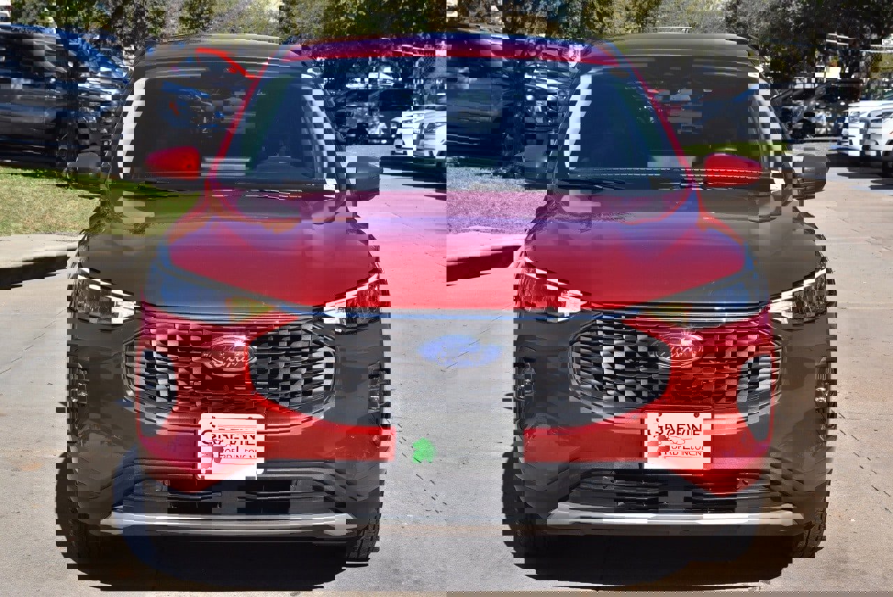 Used 2024 Ford Escape SE image 3