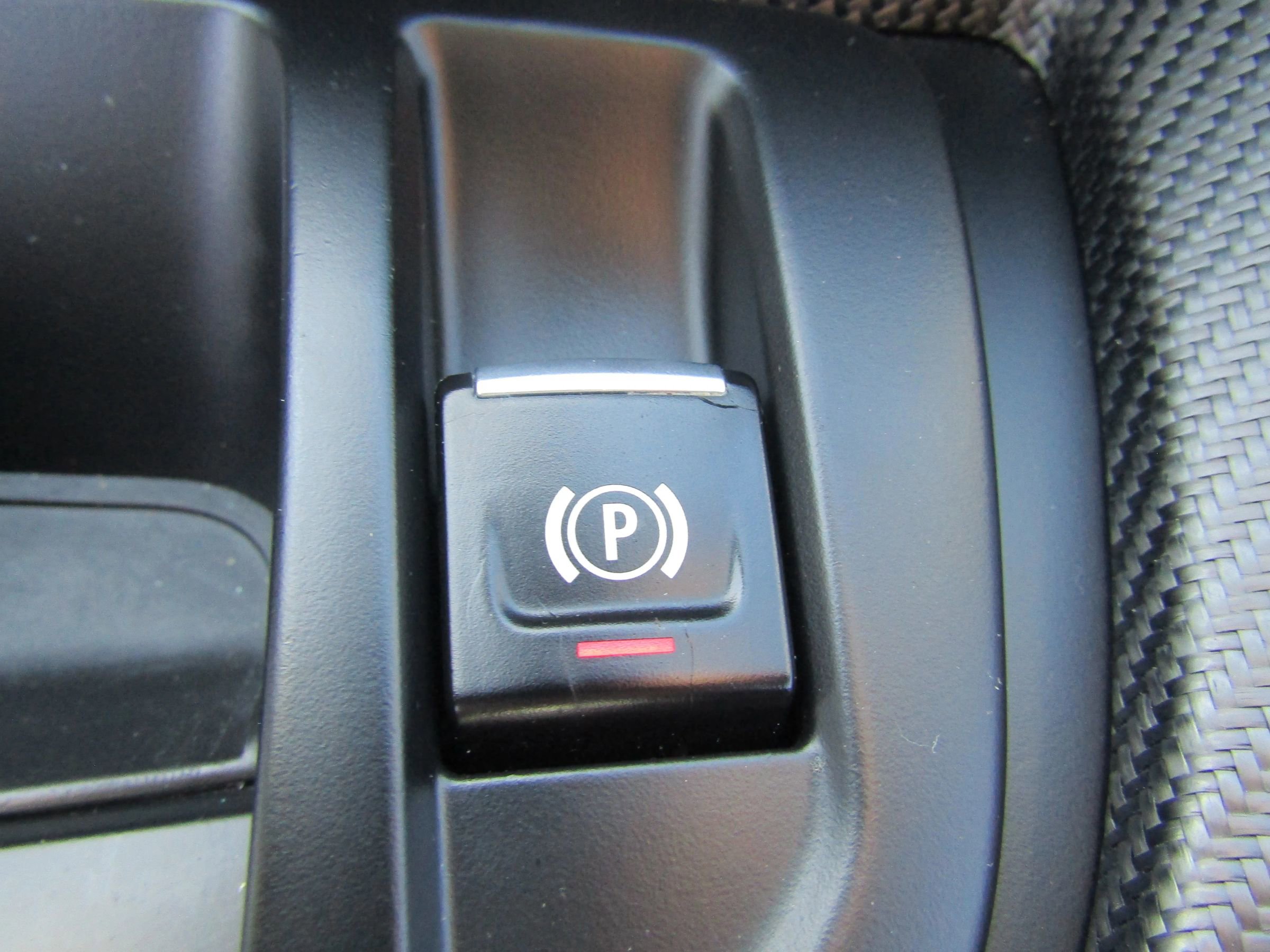 Used 2019 BMW i8 Coupe AWD/4WD image 37