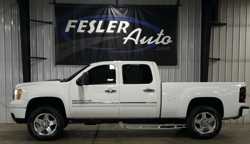 Used 2014 GMC Sierra 2500 Denali w/ Suspension Package, Off-Road image 10