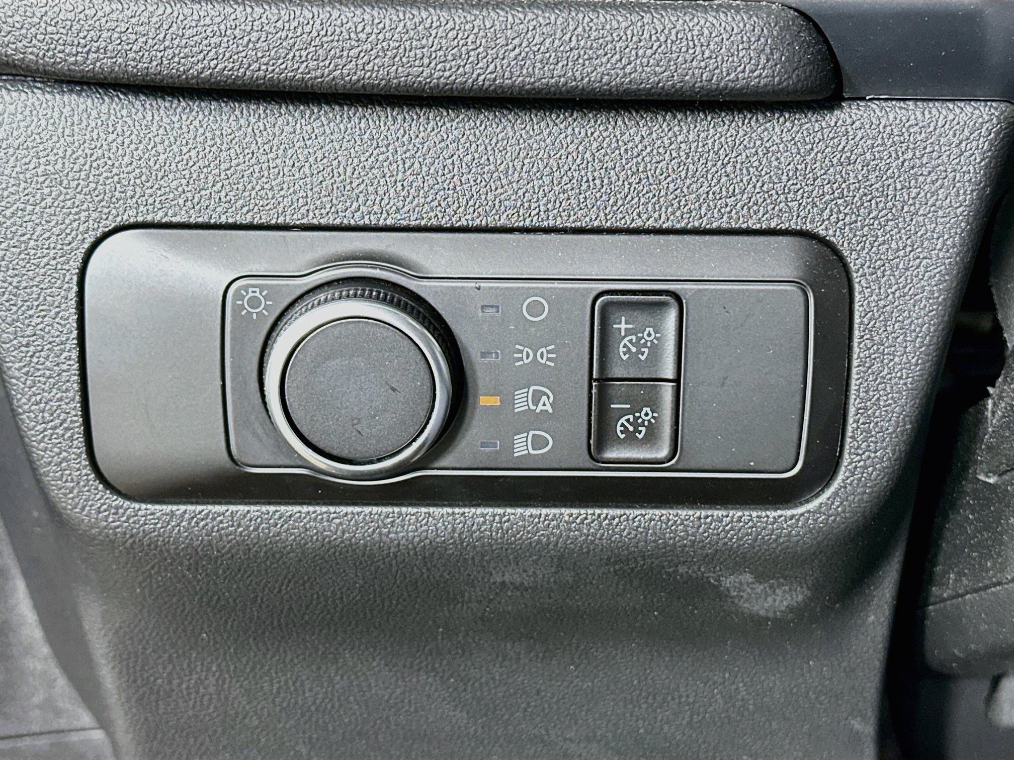 Used 2025 Ford Escape ST-Line FWD image 17
