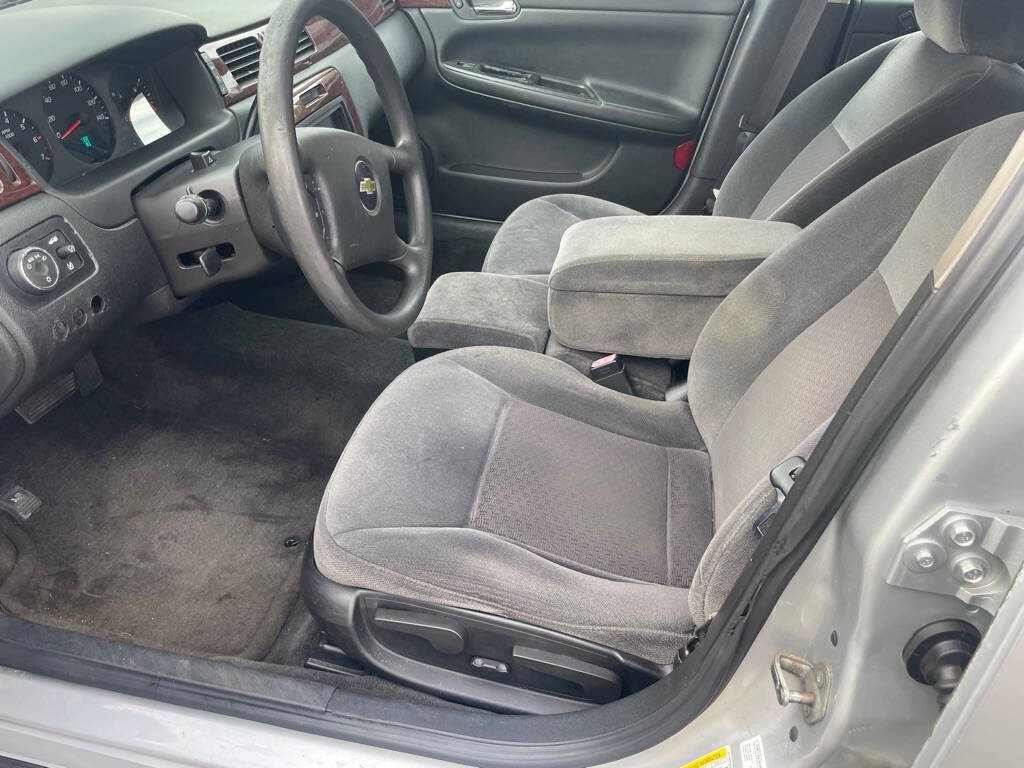 Used 2011 Chevrolet Impala LS FWD image 3