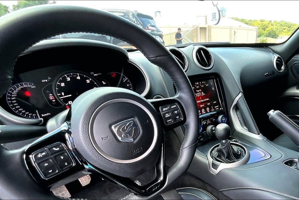 Used 2015 Dodge Viper SRT-10 RWD image 9