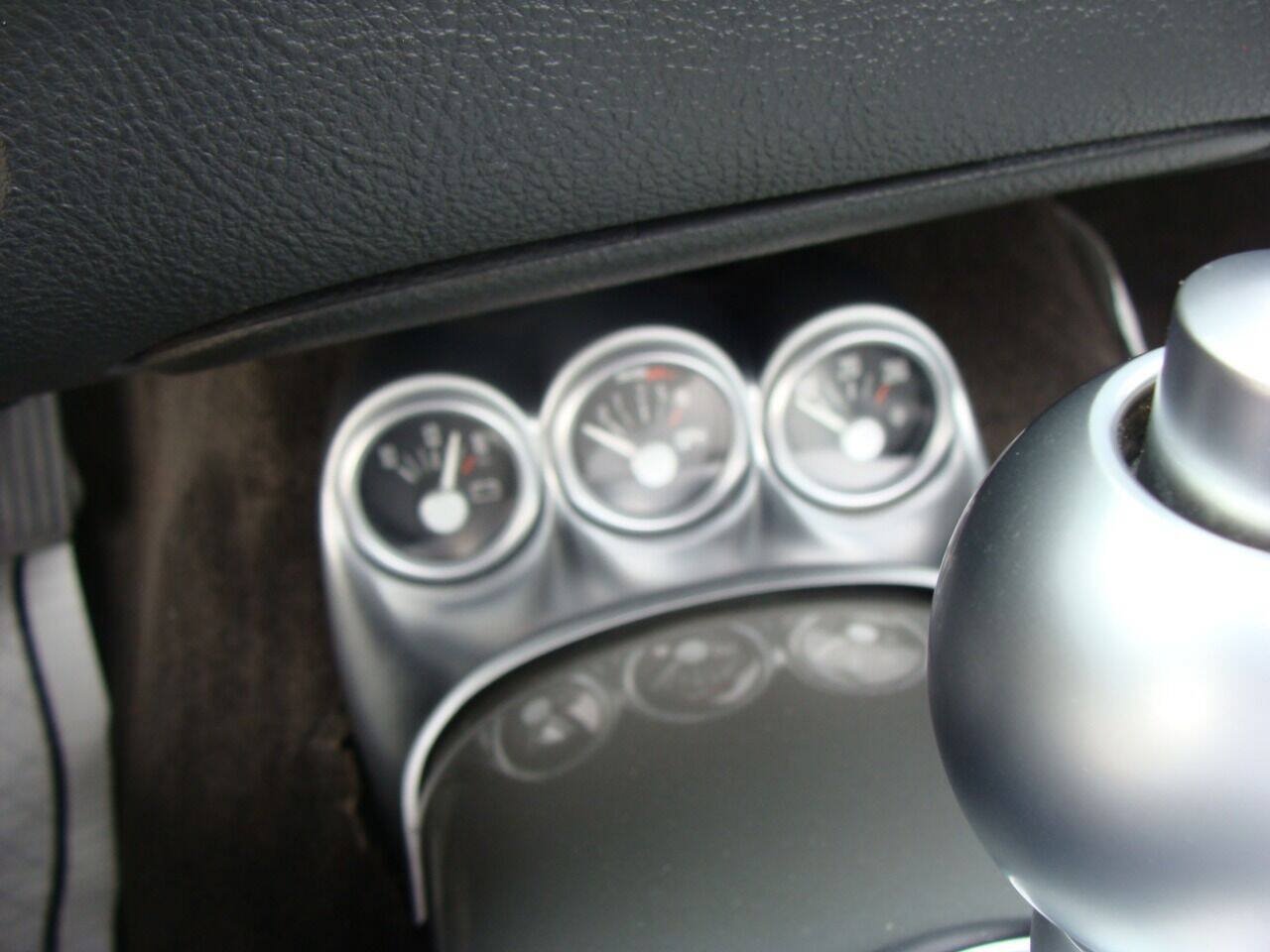 Used 2004 Chevrolet SSR w/ Preferred Equipment Group RWD image 15