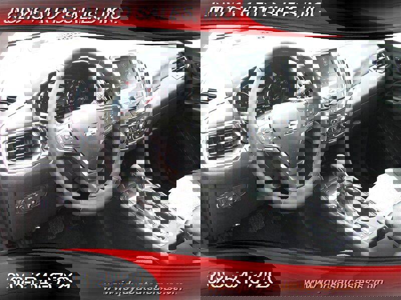 Used 2023 Chevrolet Equinox LT image 2