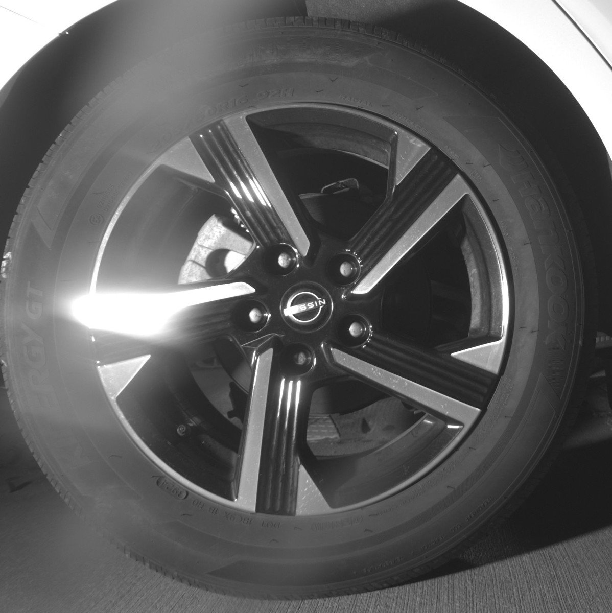 Used 2025 Nissan Sentra SV FWD image 14