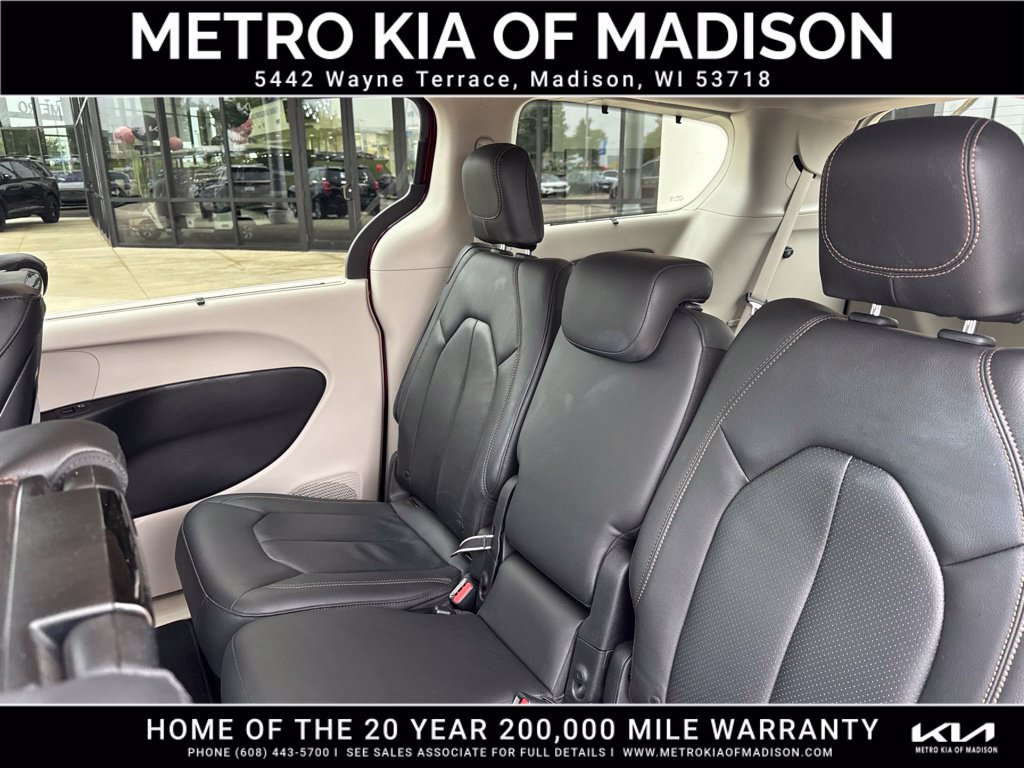 Used 2019 Chrysler Pacifica Touring-L Plus FWD image 33