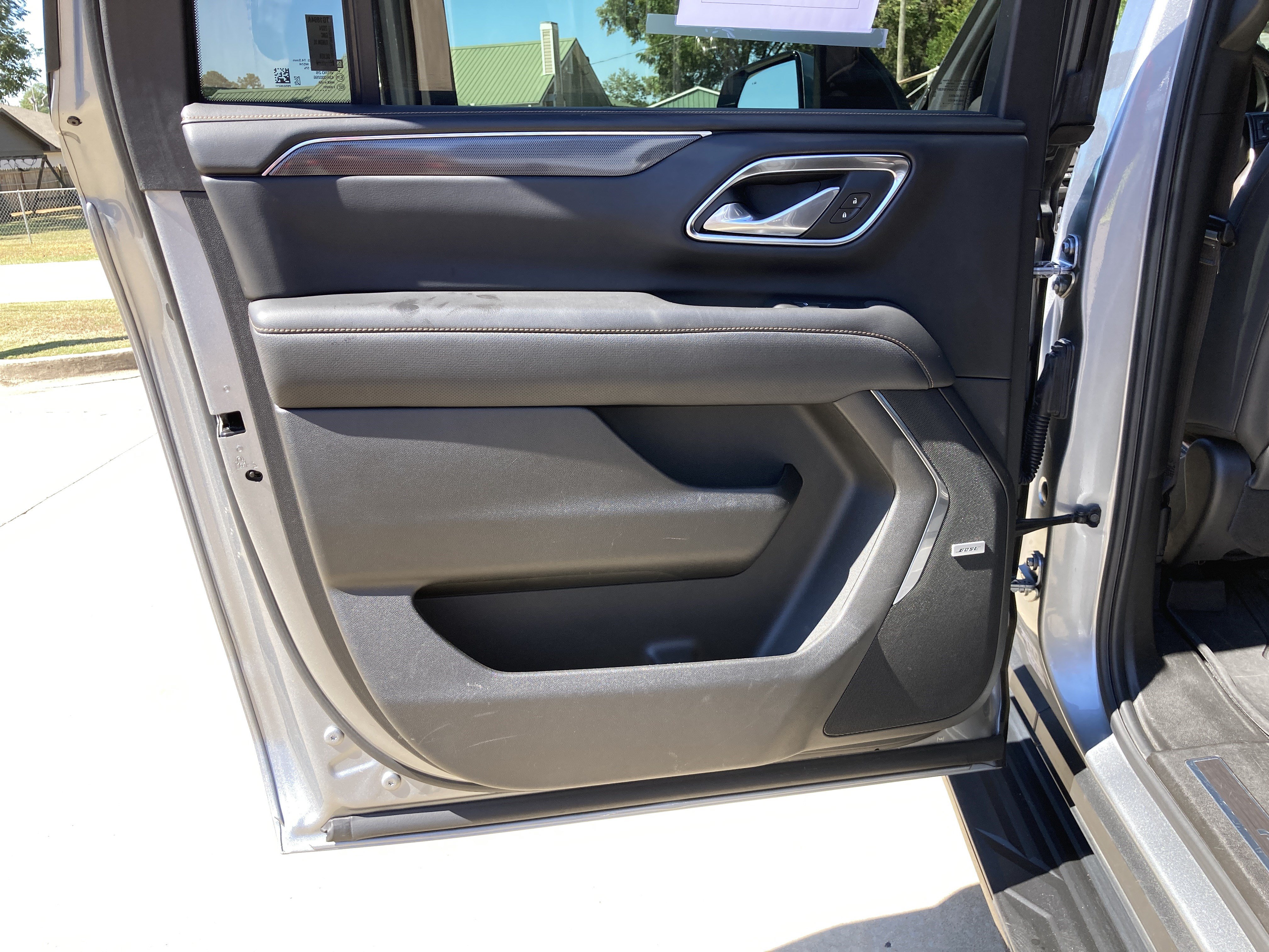 Certified 2024 GMC Yukon XL AT4 w/ Technology Package AWD/4WD image 16
