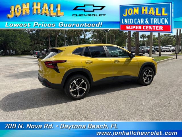Used 2024 Chevrolet Trax RS w/ Sunroof Package FWD image 14